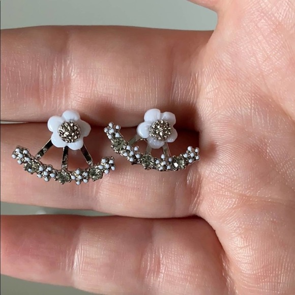 Trendy Silver Daisy Jeweled Cuff Earrings - Picture 3 of 6